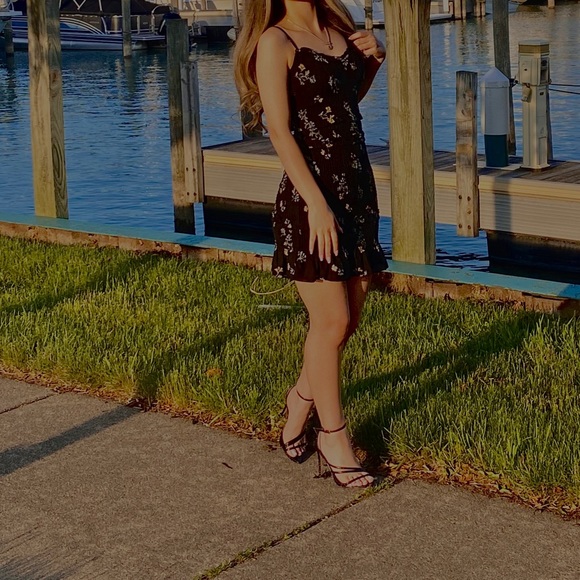 Mini smocked dress - Picture 1 of 10